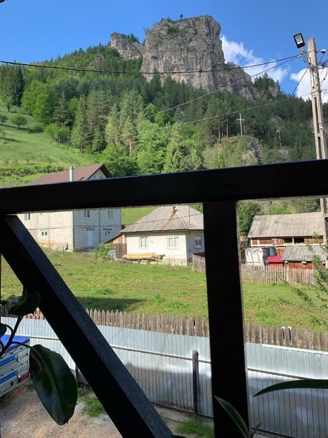 Acasa In Bicaz-Chei - Camere De Inchiriat Cheile Bicazului Екстериор снимка