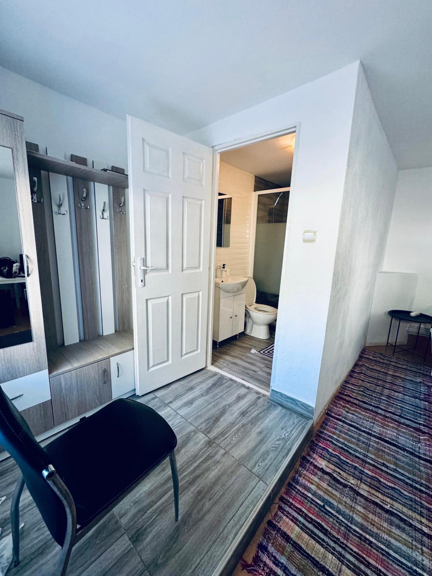 Acasa In Bicaz-Chei - Camere De Inchiriat Cheile Bicazului Екстериор снимка